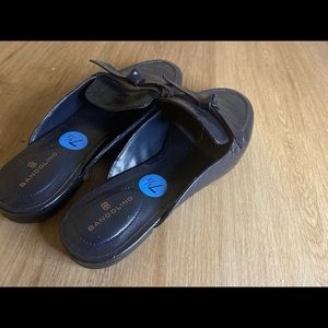 Navy blue never worn mules